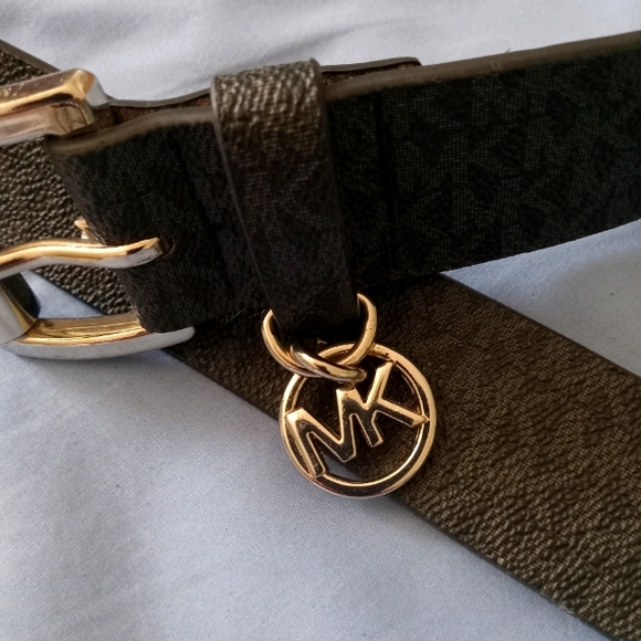 Micheal Kors black signature belt with silver MK buckle - Picture 1 of 3